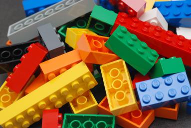 Jako wykończenie schodów w jednym z mieszkań na Manhattanie używali 20000 klocków Lego